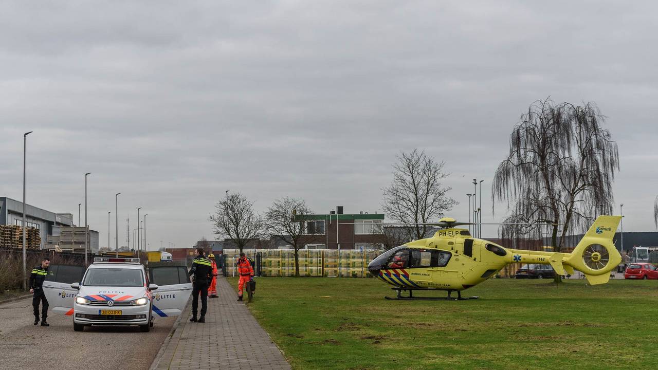 Een traumahelikopter kwam ter plekke. (Foto: Tom van der Put/SQ Vision)