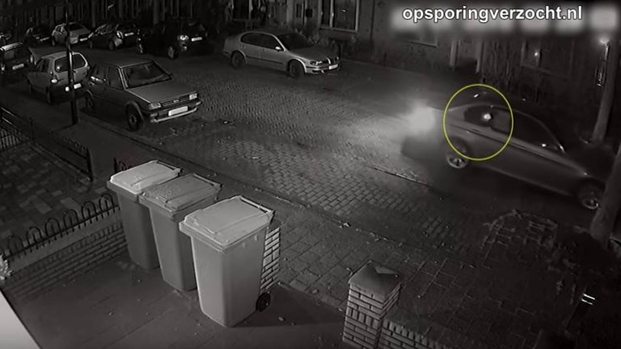 De schietpartij is vastgelegd op bewakingscamera's (bron: Opsporing Verzocht).