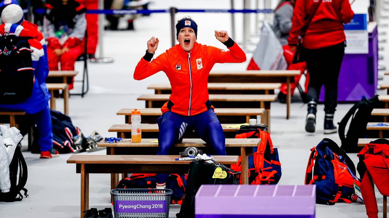 Vreugde als Wüst beseft dat ze goud heeft gewonnen op de 1500 meter (foto: ANP)