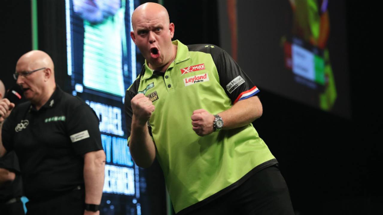 Michael van Gerwen won het eerste toernooi. (Foto: Lawrence Lustig/PDC)