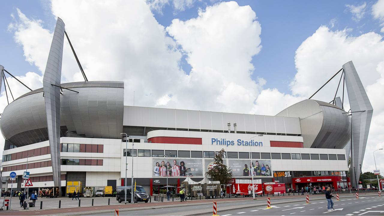 Het Philips Stadion is stijf uitverkocht (foto: VI Images).