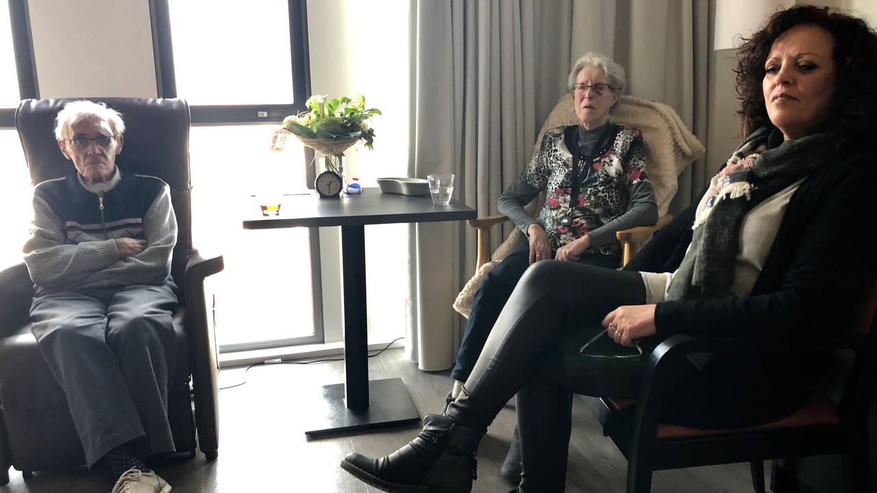 Jan en Lenie Deijkers en hun dochter Carla. (Foto: Tonnie Vossen)