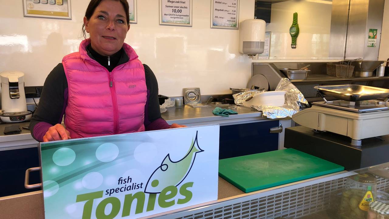Wiranda Tonies baalt: geen vergunning voor visverkoop op markt in Volkel (foto: Jacqueline Hermans)