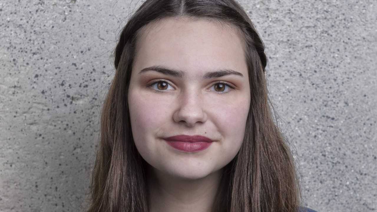 Isis (14) doet al mee met de gemeenteraadsverkiezingen. (Foto: Voor Tilburg).