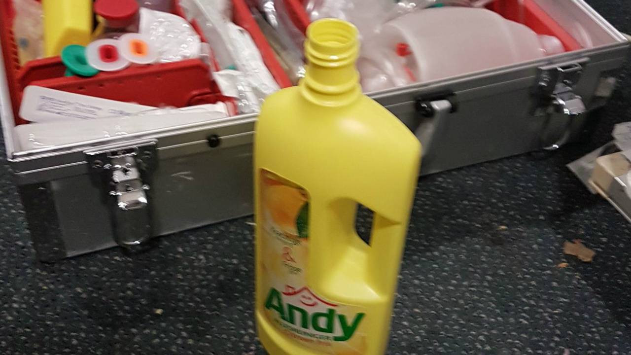 De man had een fles allesreiniger leeggedronken.