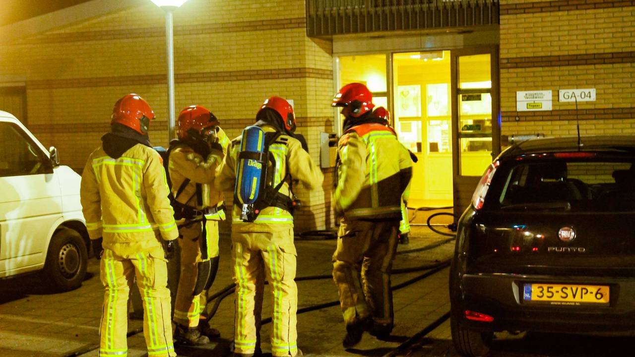 Bij het Vreekwijk Internaat in Deurne is brand uitgebroken. (Foto: Pim Verkoelen/SQ Vision)