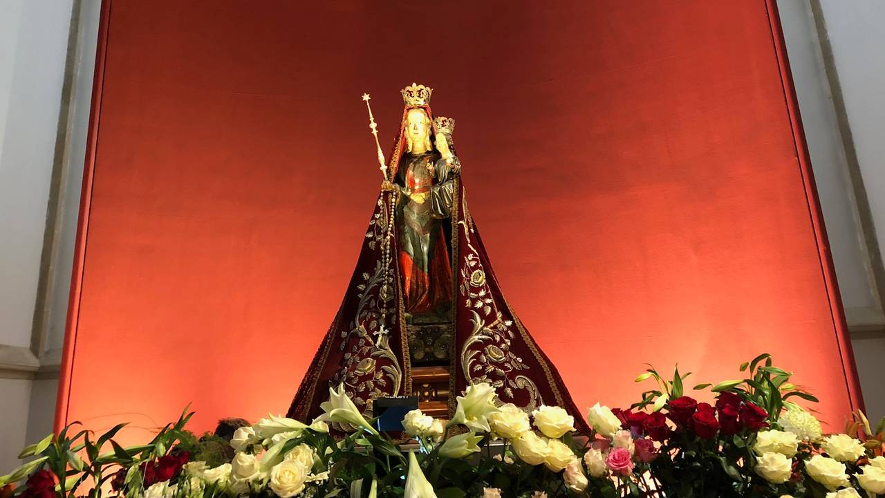 Het beeld van Zoete Lieve Vrouw in de kapel in de Sint-Jan