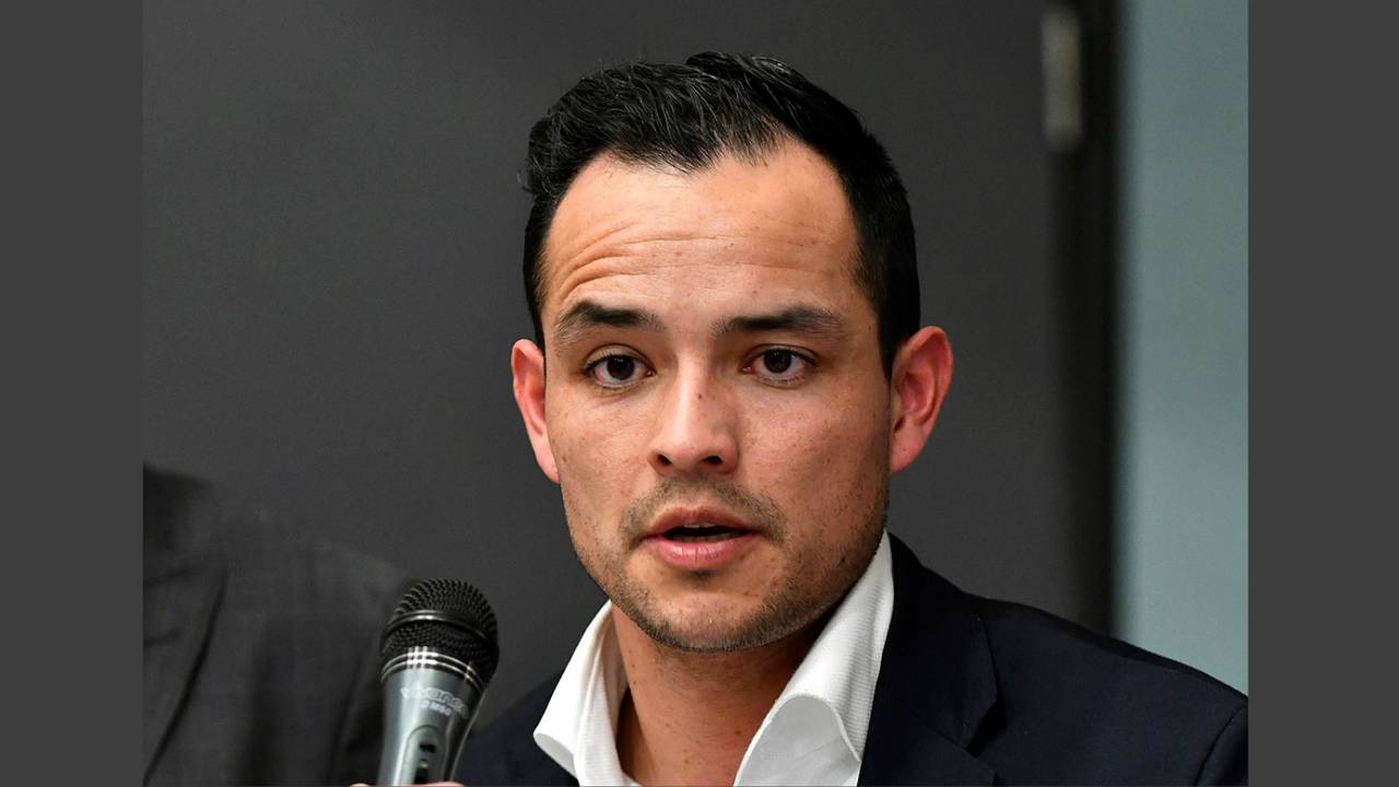 Paul de Jong tijdens een van de Bredase verkiezingsdebatten. (Foto: Erald van der Aa)