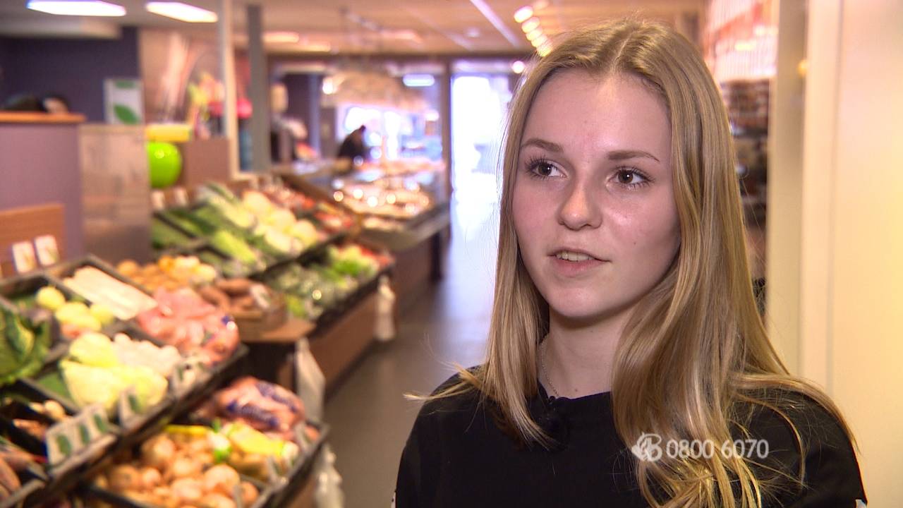 Deze medewerkster werd bedreigd en moest geld geven aan de dader. (Foto: Bureau Brabant)