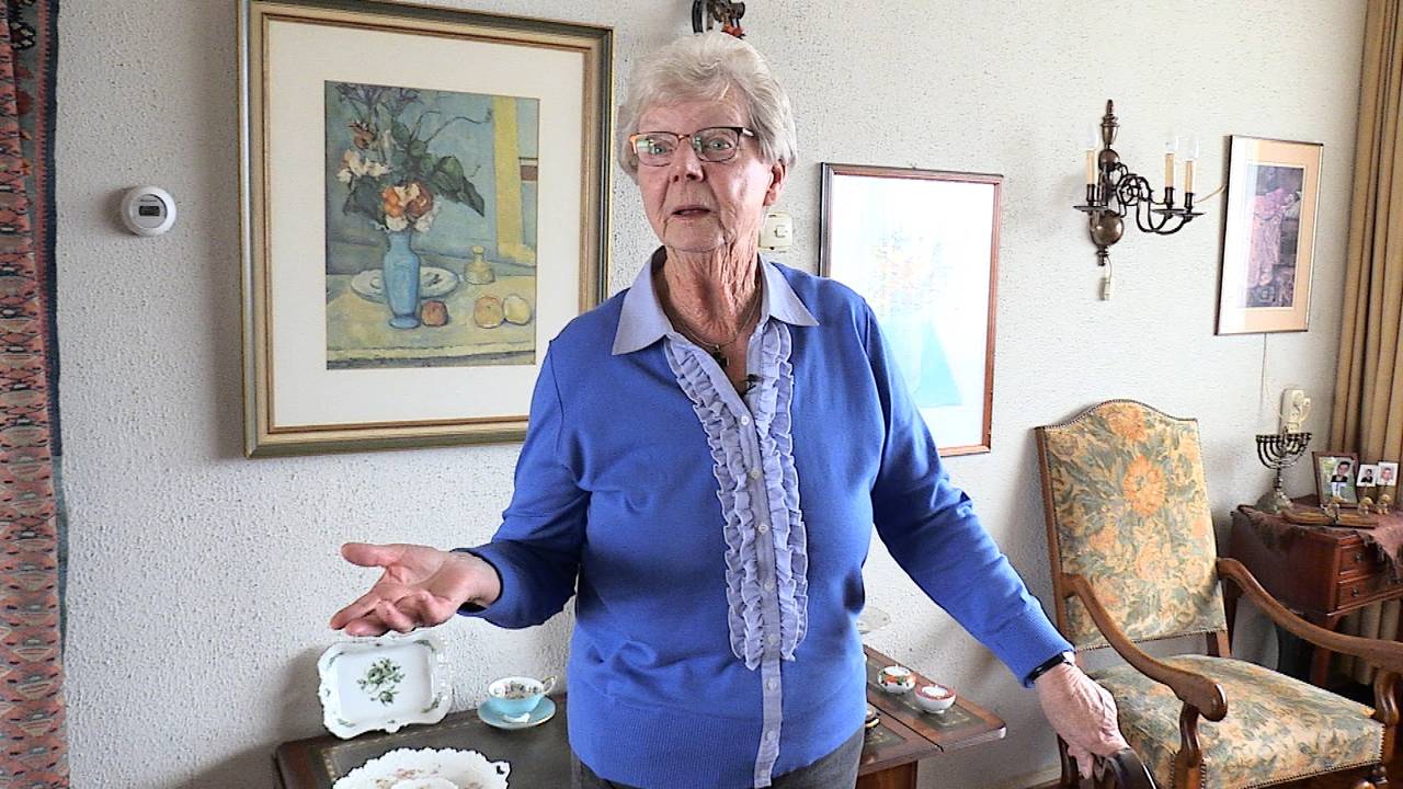 Bewoonster Maria Dekker is verdrietig dat haar flatje gesloopt wordt