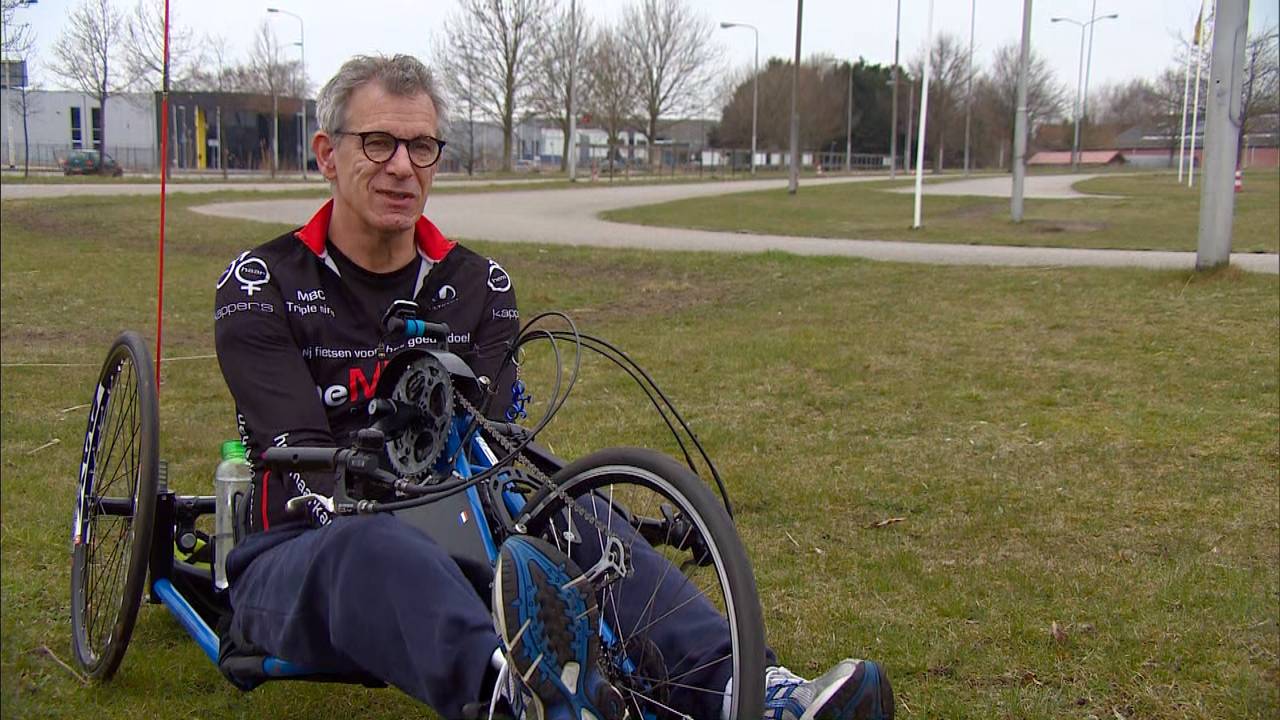 Handbiker Caspar Evers gaat een flinke uitdaging niet uit de weg.