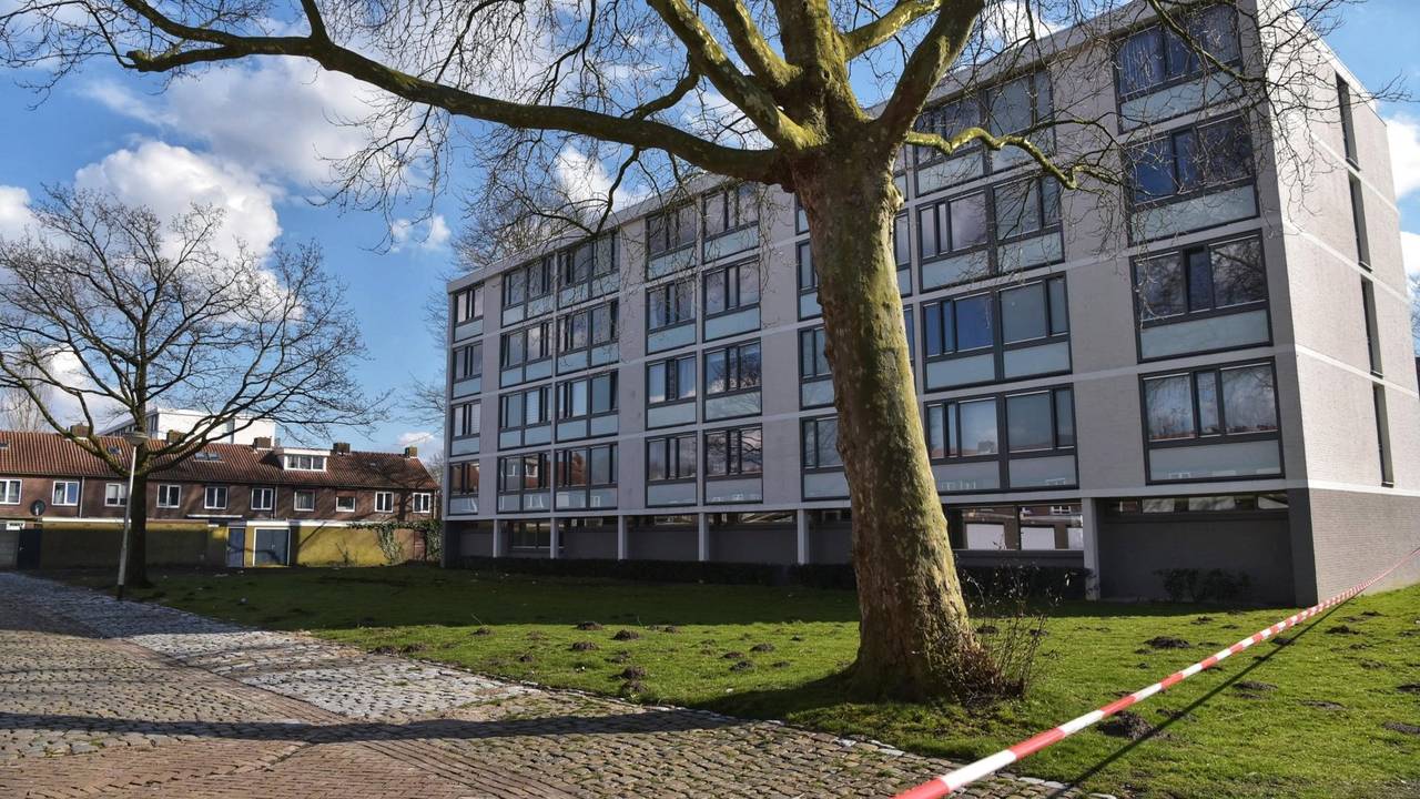 De achterzijde van de flat (foto: Tom van der Put/SQ Vision).