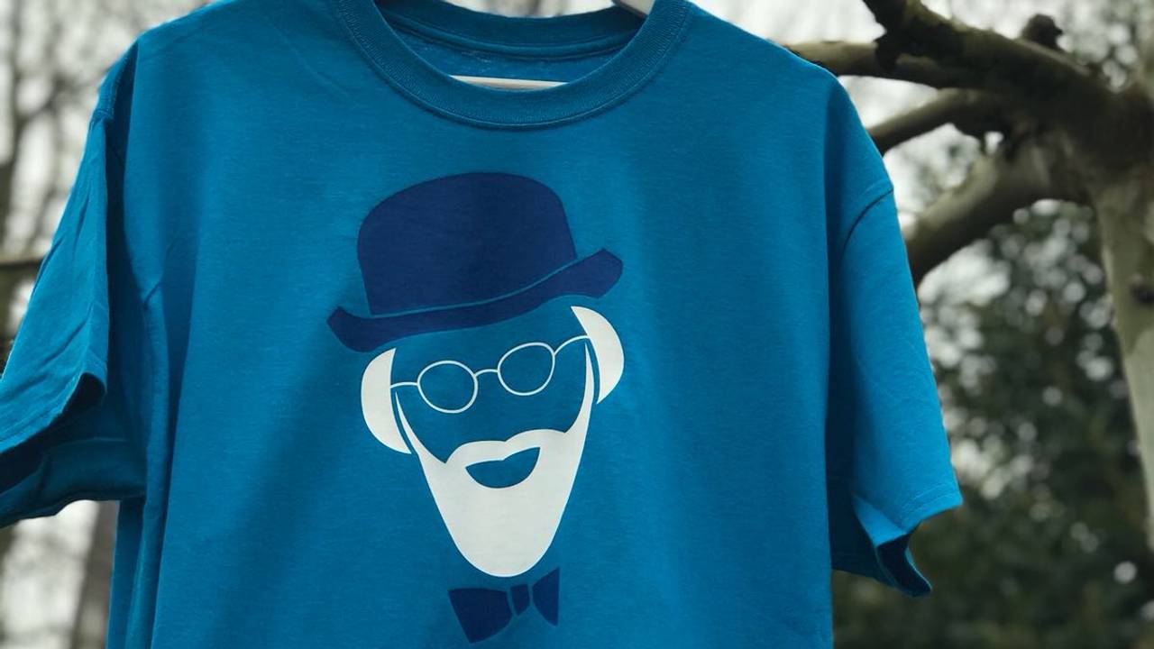 Het T-shirt met de afbeelding van Vader Abraham