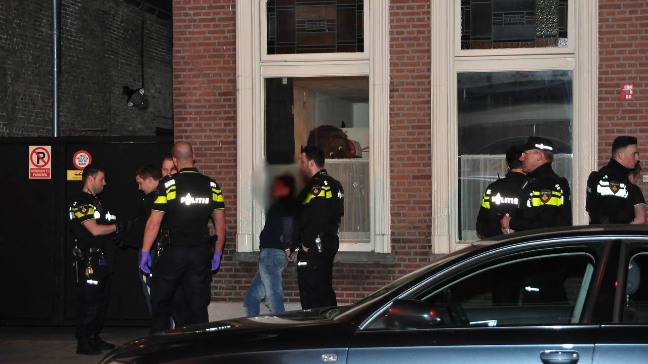 Massale vechtpartij in Waalwijk. (Foto: Marvin Doreleijers)