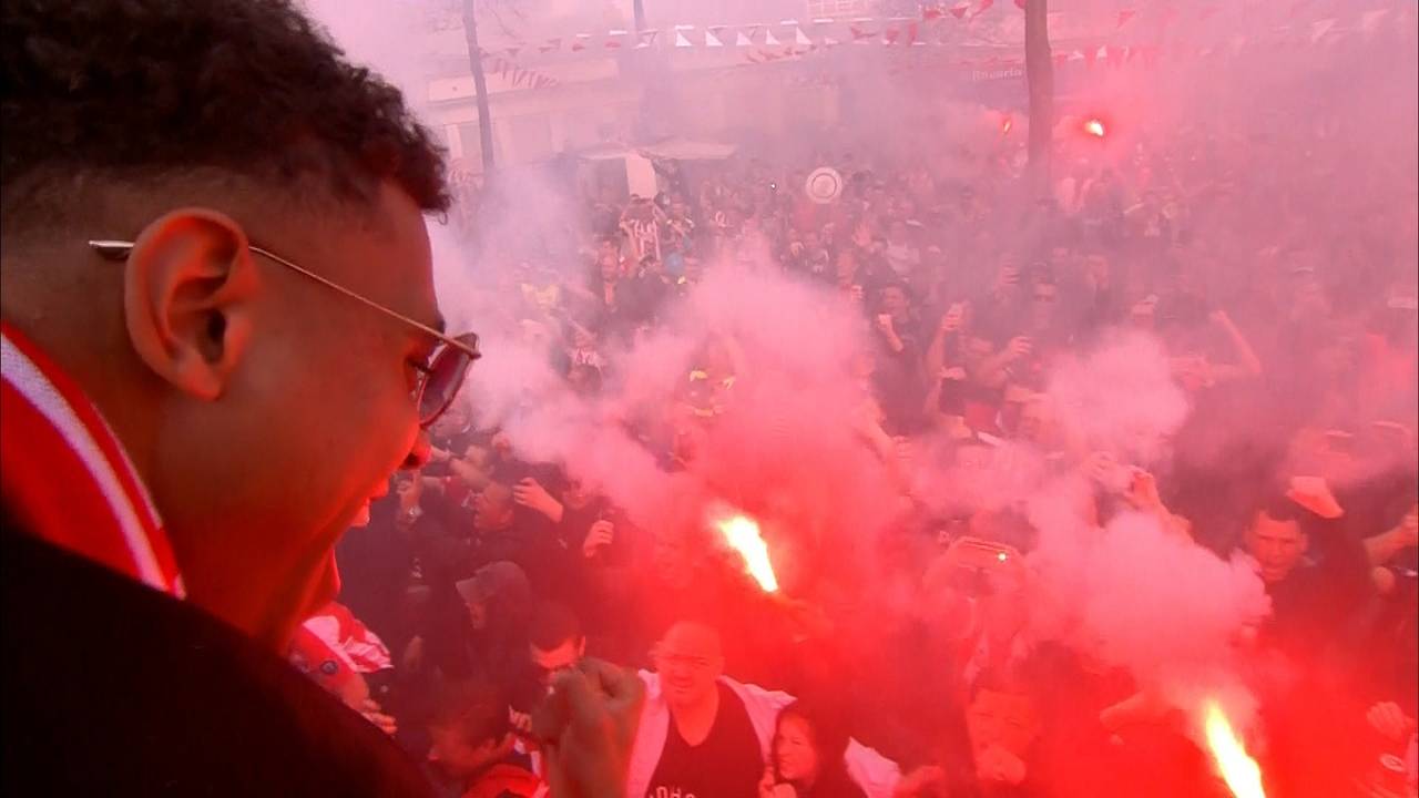 Uitzinnige selectie en publiek. (foto: Omroep Brabant)
