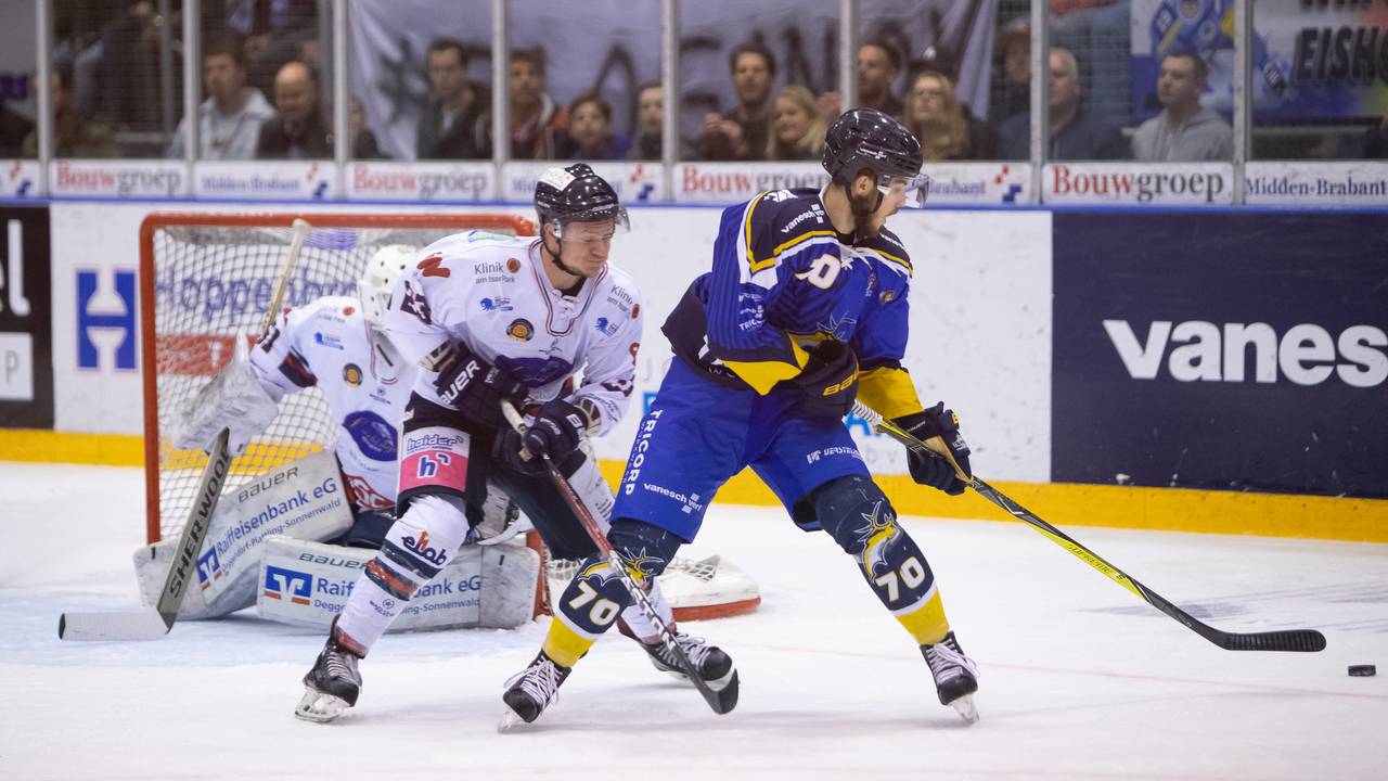 Beeld uit het duel tussen de Trappers en Deggendorfer SC. (Foto: Arie Leeuwesteijn)