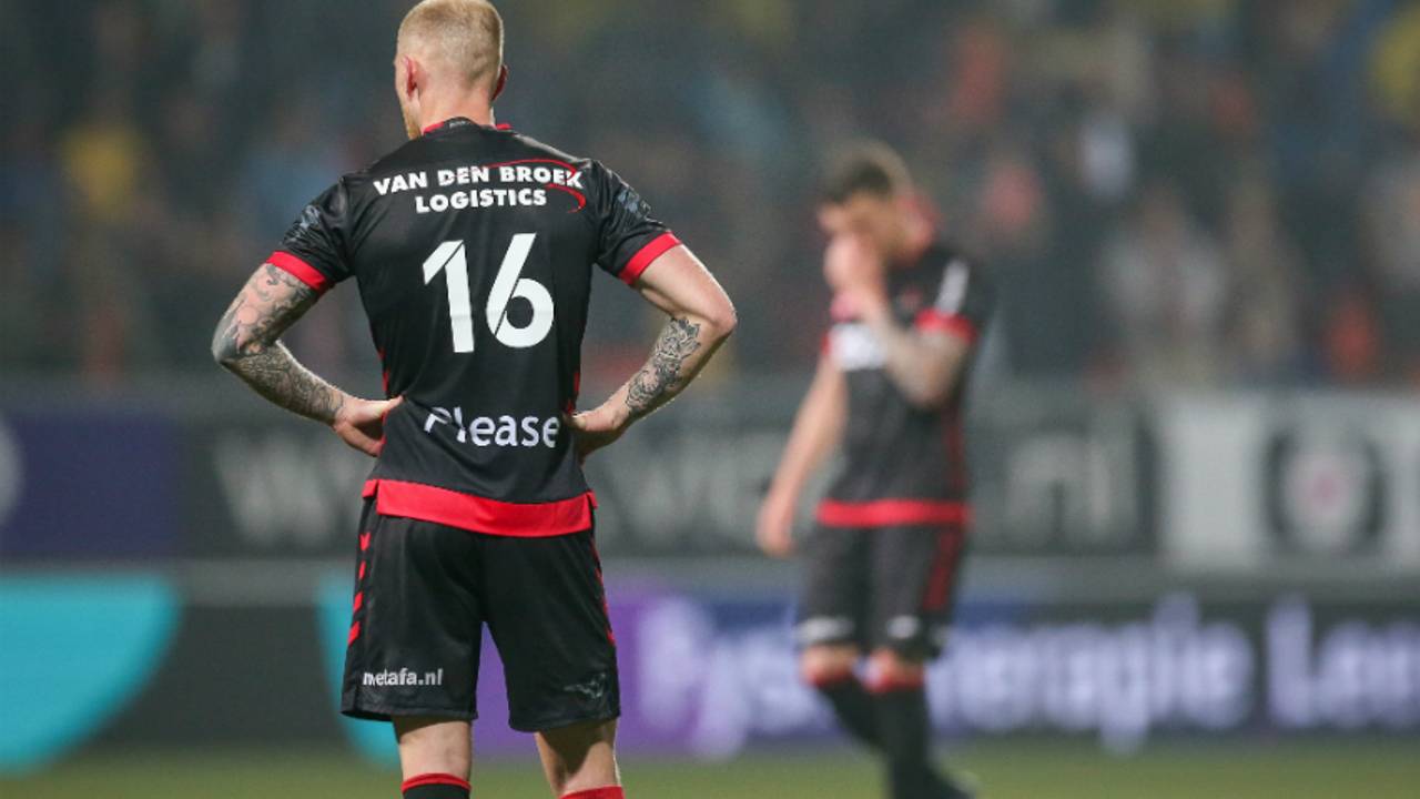 Teleurstelling bij Maikel Verkoelen van Helmond Sport. (Foto: OrangePictures)