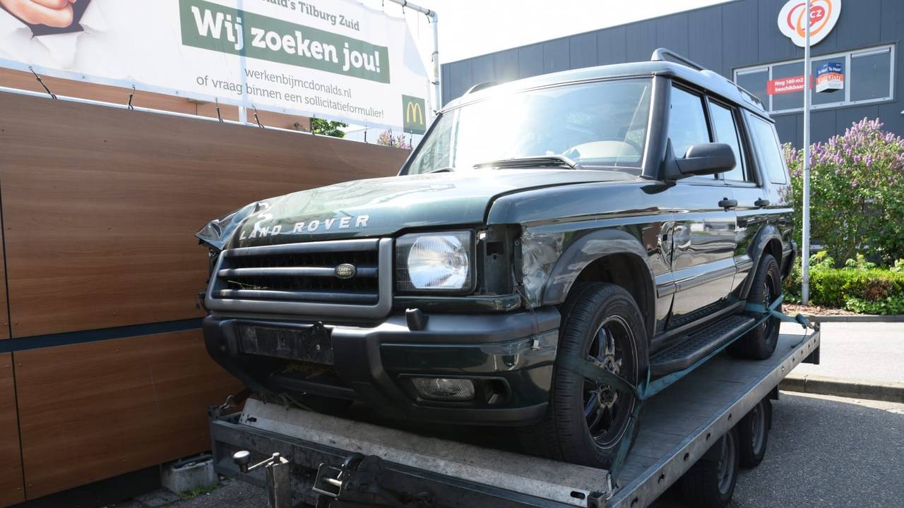 De auto waarin het viertal zat. (Foto: Toby de Kort)