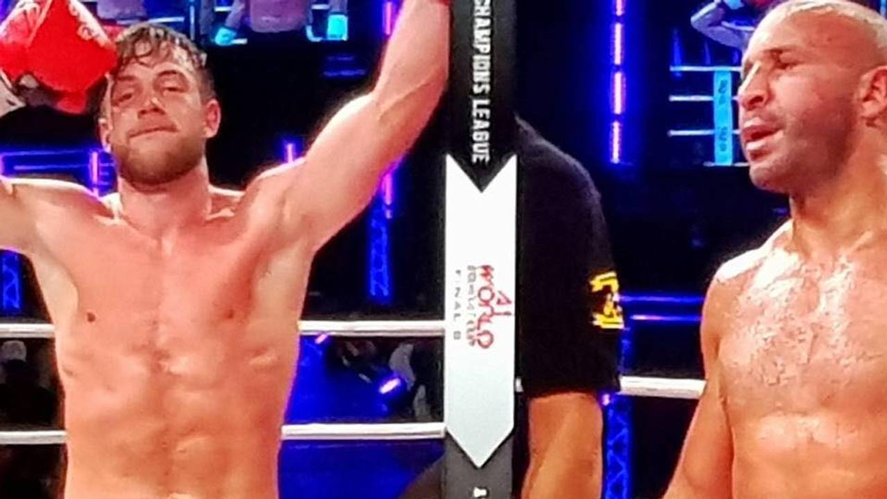 Robbie Hageman wint van Chahid Oulad el Hadj. (Foto: Theo Hageman)