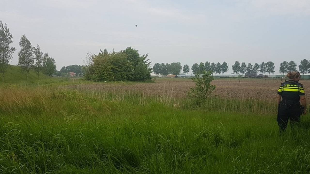 De politie is op zoek naar de vreemdelingen (foto: politie)