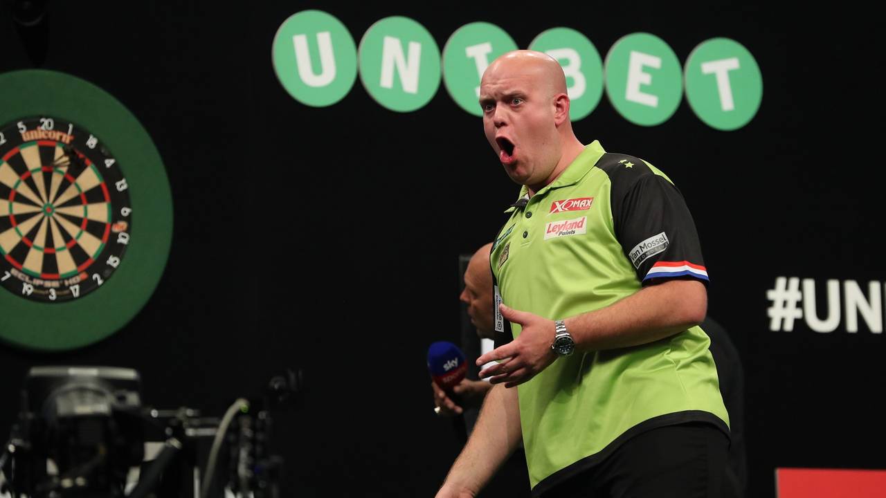 Michael van Gerwen krijgt een boete (foto: Lawrence Lustig/PDC).
