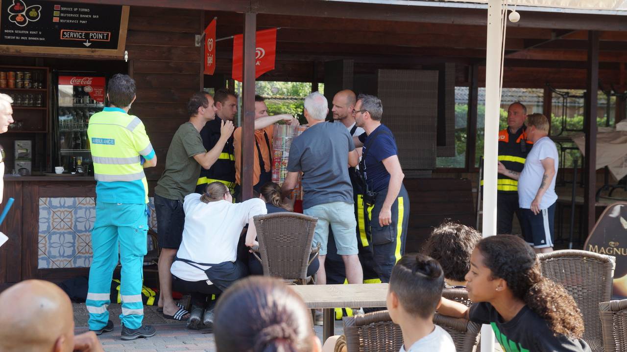 De brandweer heeft het jongetje bevrijd. (Foto: Persbureau Midden Brabant)