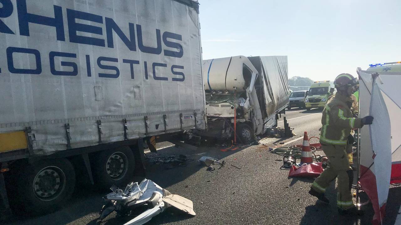 A67 dicht richting Eindhoven na ernstig ongeval, veel vertraging - Omroep Brabant