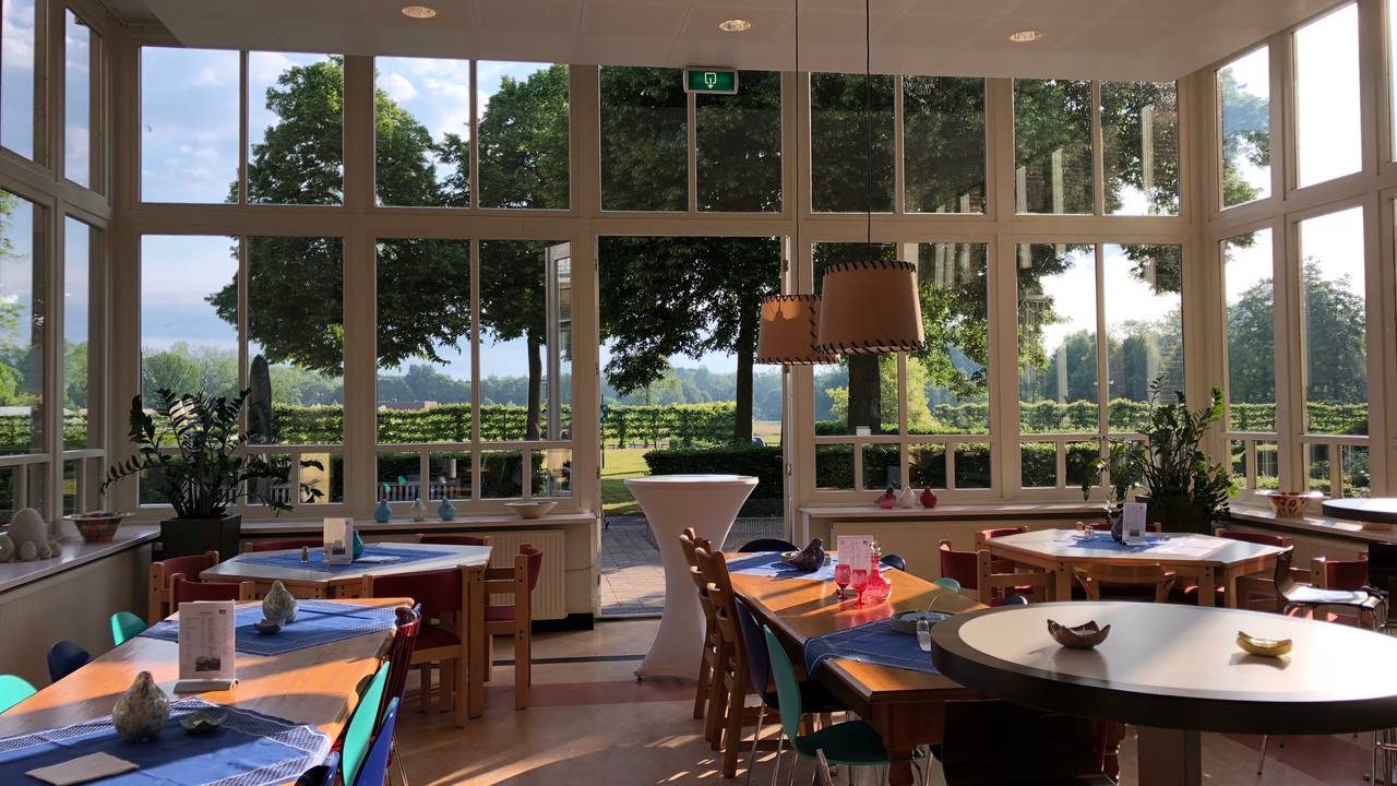 De brasserie bij Kentalis met prachtig uitzicht