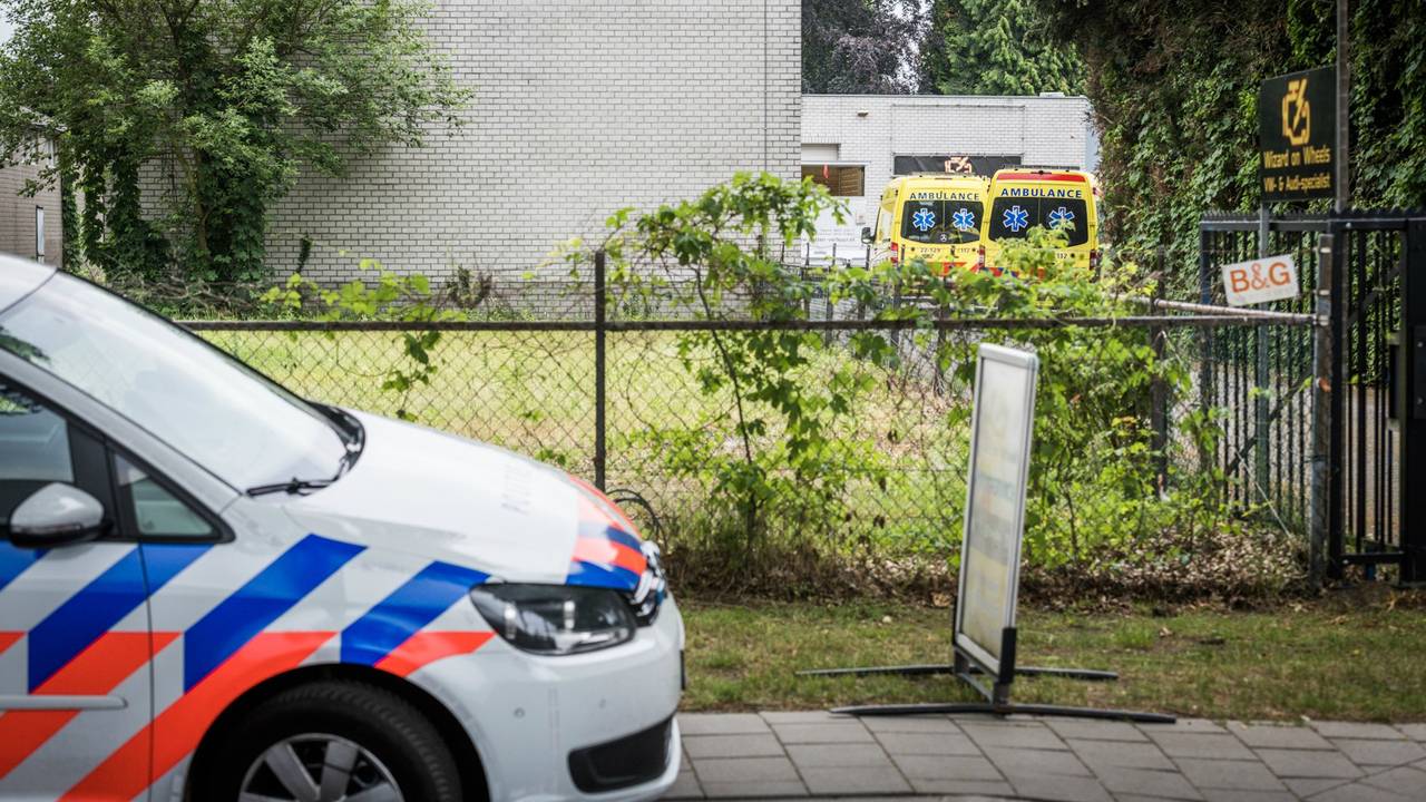 De man viel van een laadklep af. (Foto: Sem van Rijssel/SQ Vision)