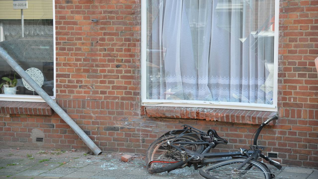 Eind mei werd een fietser klemgereden tegen een woonhuis in Breda. (Foto: Perry Roovers)