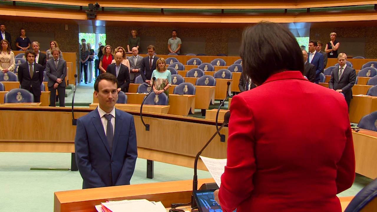 Paul Smeulders beëdigd als Tweede Kamerlid.