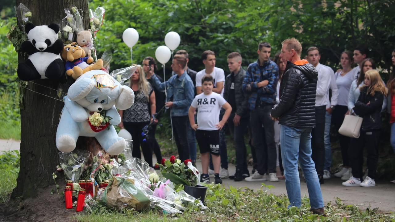 De herdenking van Willy Kwarten (18) trok veel vrienden naar Rucphen. Foto: Alexander Vingerhoeds