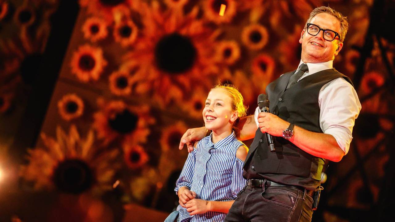 Doris en Guus in duet (Foto: Facebook Guus Meeuwis)