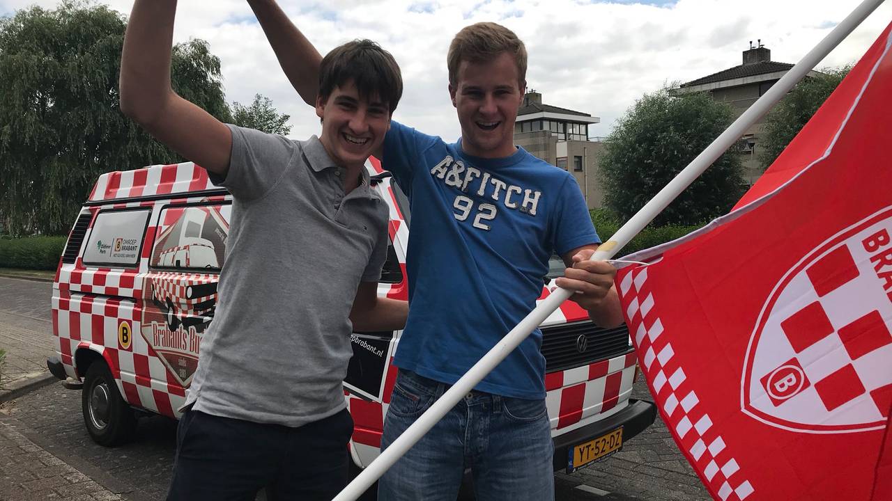 Broers Stijn en Thomas zijn allebei geslaagd! (foto: Raymond Merkx)