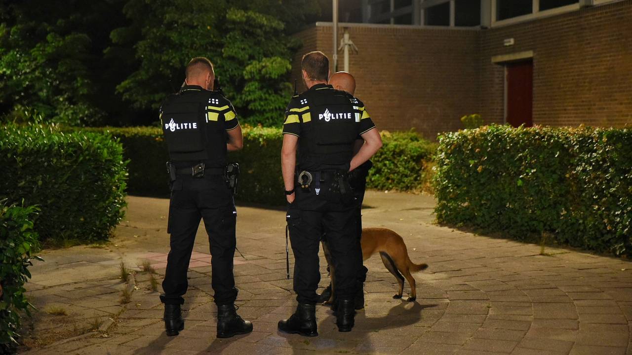 Een arrestatieteam van de politie heeft de man rond half één 's nachts aangehouden. (Foto: Toby de Kort)