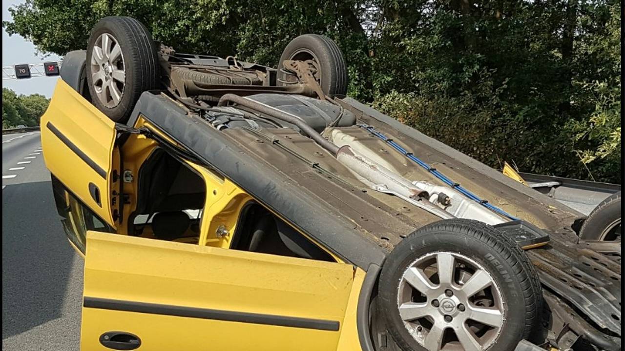 Aan beide kanten ongelukken en tientallen bekeurden bij Geldrop (Foto: politie)