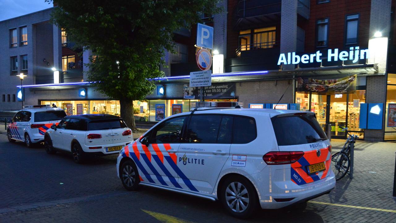 De overvaller is korte tijd later aangehouden. (Foto: Perry Roovers/SQ Vision)