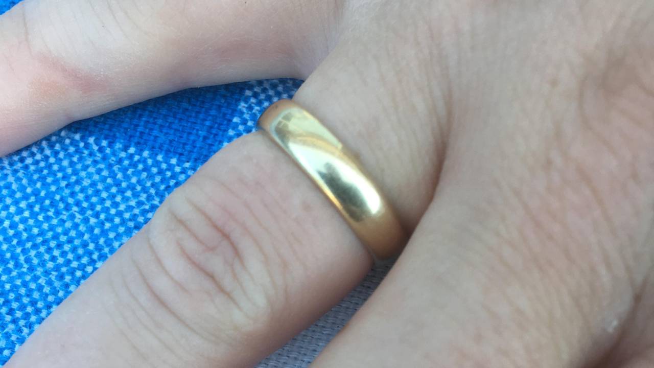 Gouden trouwring gevonden in stofzuiger bij benzinestation (Foto: Hugo van Siegt)