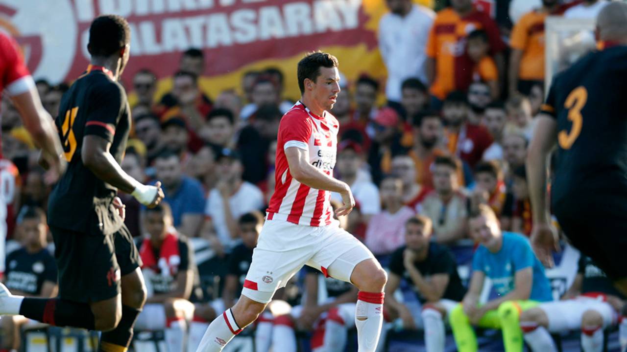 Nick Viergever maakte zijn debuut voor PSV. (Foto: VI Images)