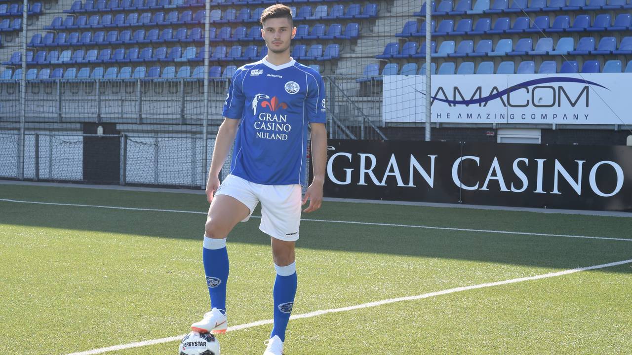 FC Den Bosch heeft zich versterkt met Stefan Velkov. (Foto: Henk van Esch)