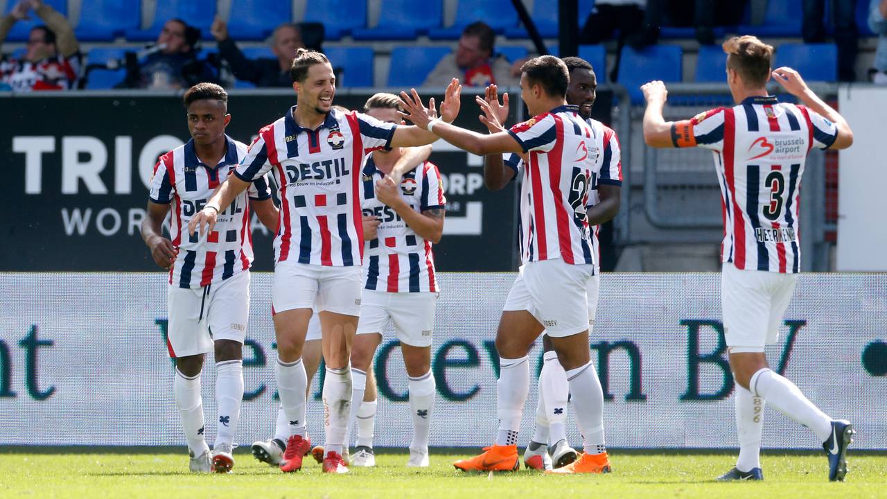 Feest in Tilburg, Willem II haalt hard uit tegen Heracles Almelo. (Foto: VI Images)