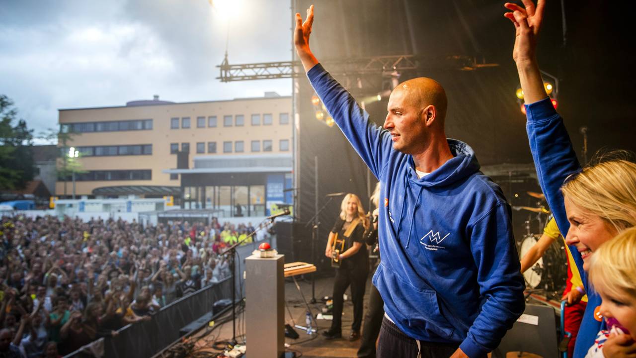 Maarten van der Weijden tijden huldiging in Waalwijk. (Foto: ANP)
