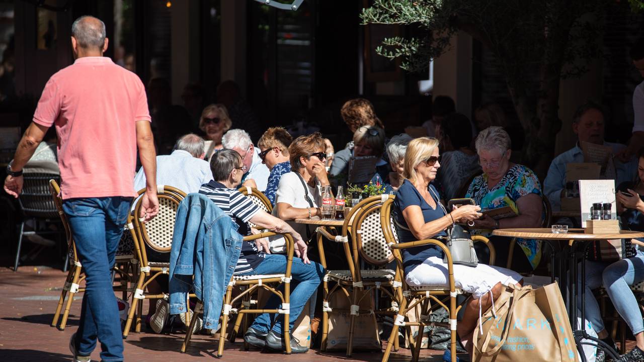 Steeds meer horeca in winkelcentra (foto: Kevin Cordewener).