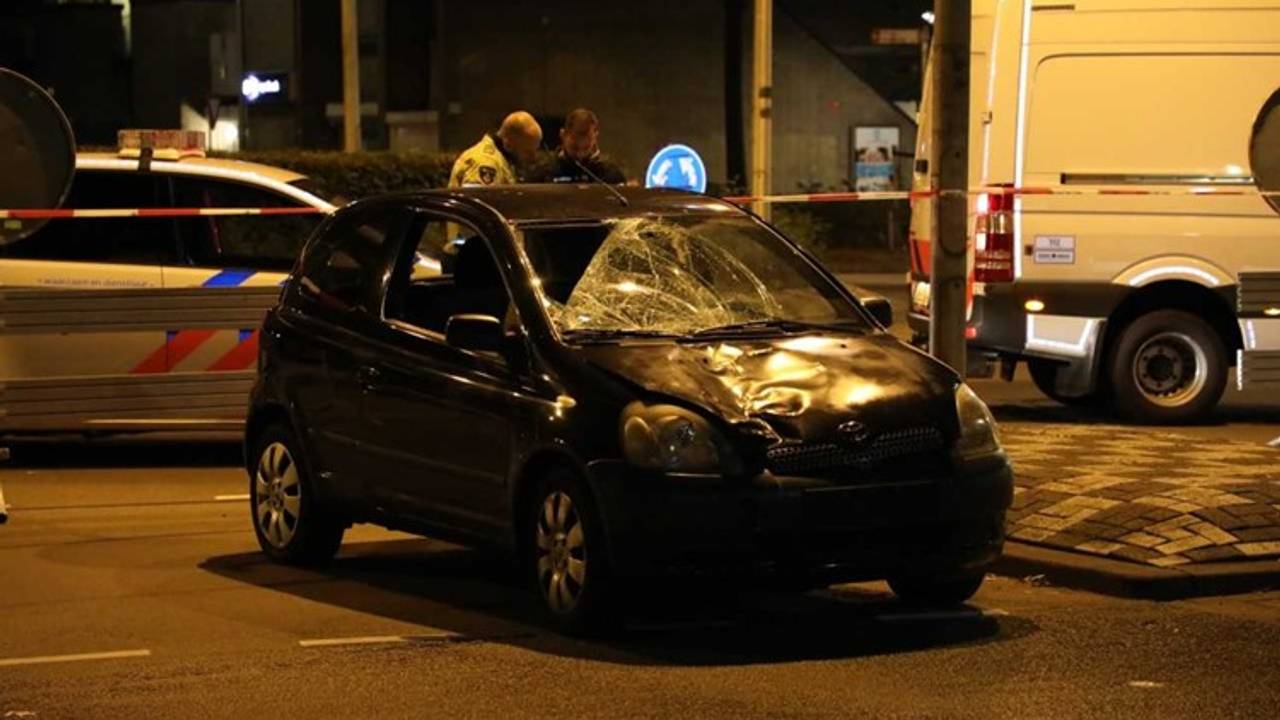 De auto die betrokken was bij het ongeluk (Foto: Erik Haverhals/FPMB)