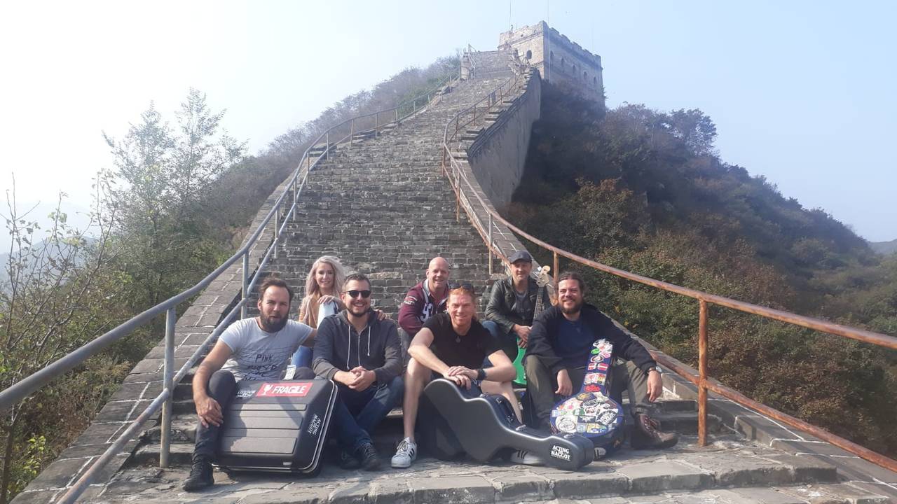 ni hao brabantse folkband op tournee in china chinezen gaan helemaal uit hun dak omroep brabant