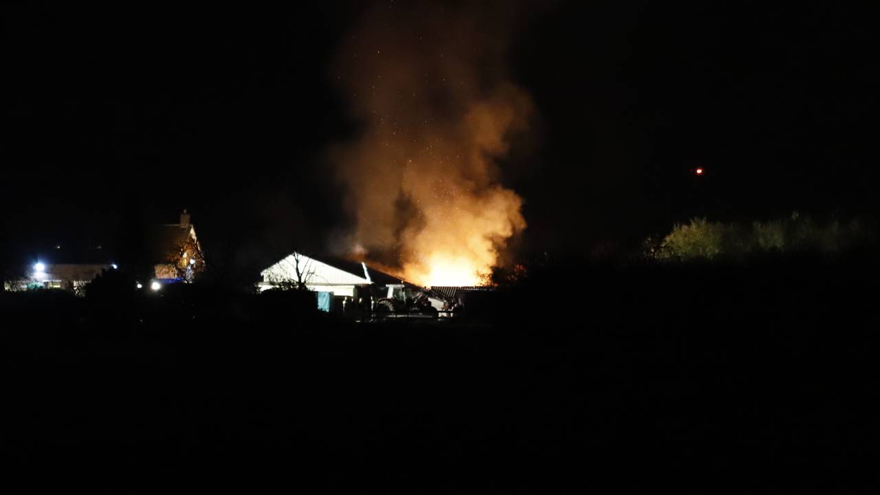 Uitslaande brand bij pand in Katwijk. (Foto: SK-Media)