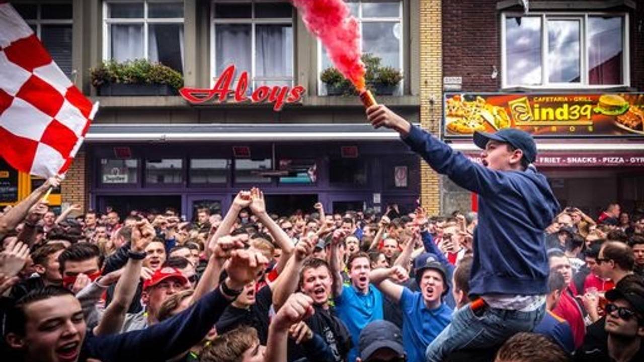 Voetbalsupporters en designliefhebbers verwacht in de Eindhovense binnenstad. (Archieffoto: Rob Engelaar)
