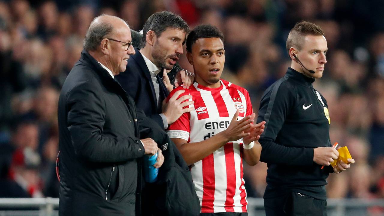 PSV-coach Mark van Bommel lovend over Donyell Malen (foto: VI Images).