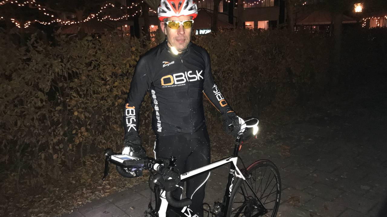 Dino fietste honderden kilometers.