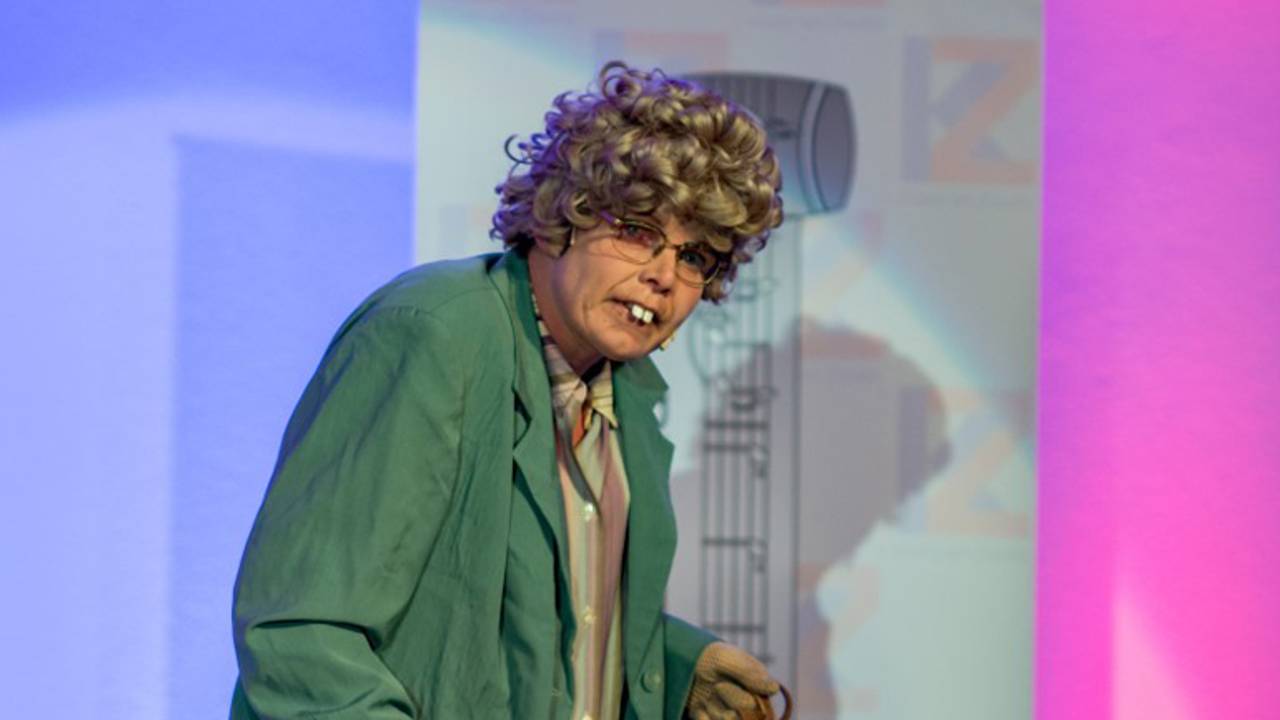 Iveke van Gerven als Truus Oudewater